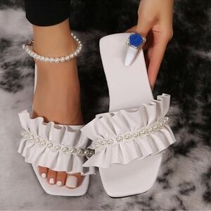 Women's pearl flat sandals